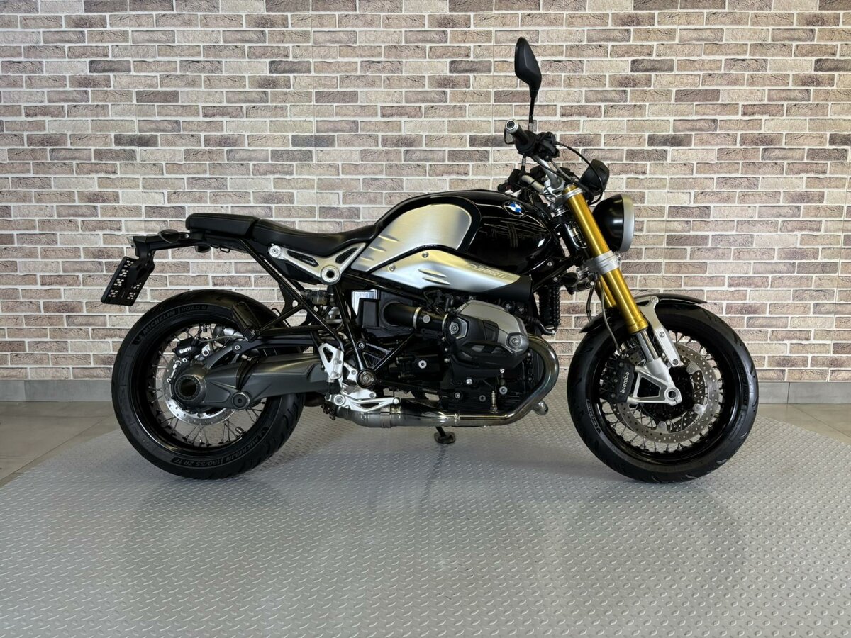 BMW R Nine T