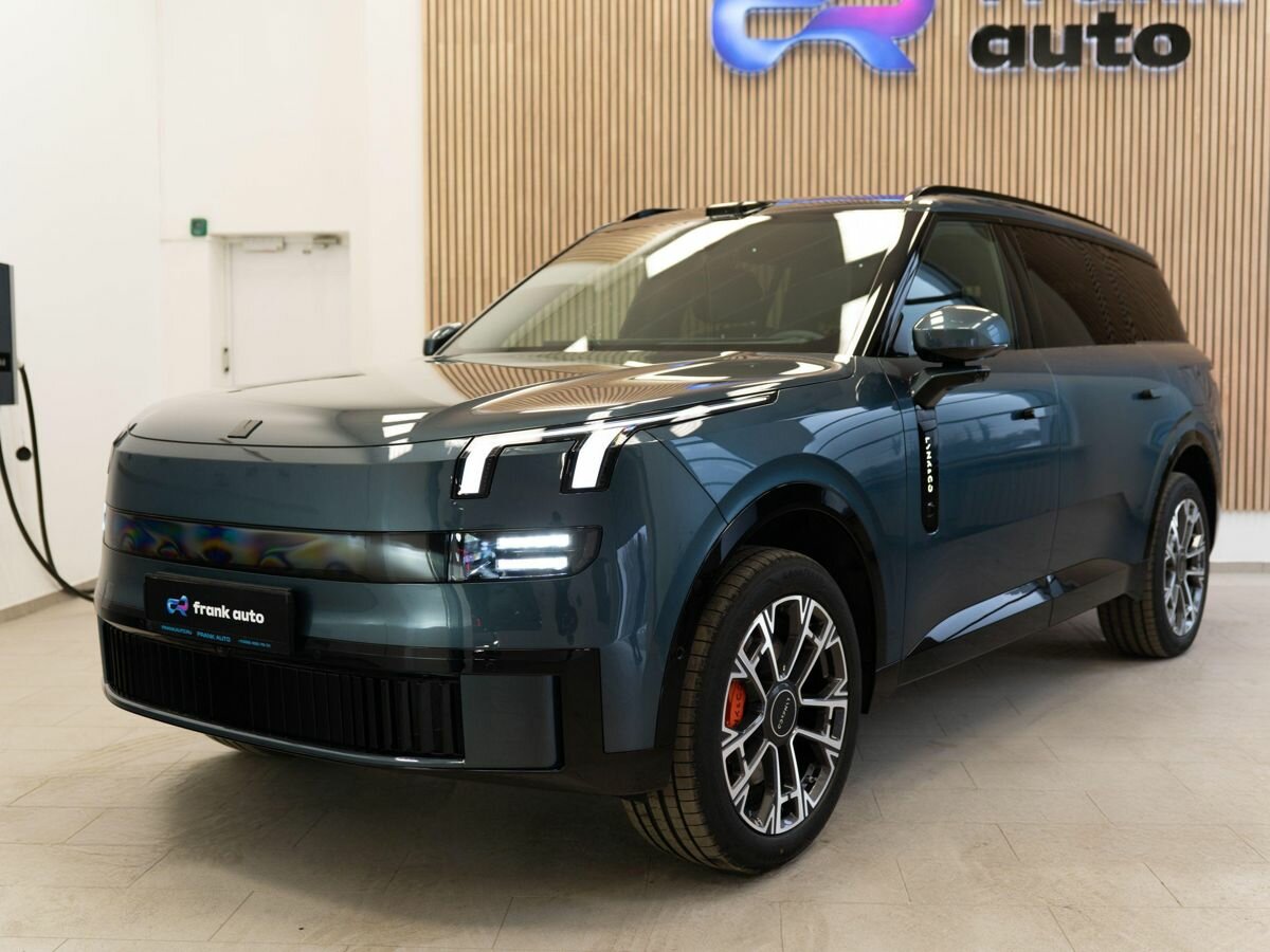 Lynk & Co 900