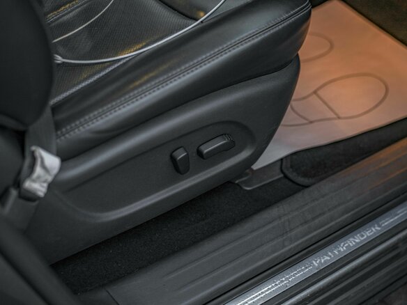 2015 Nissan Pathfinder IV, серый, 1890000 рублей - вид 16