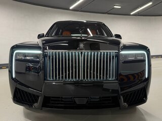 2026 Rolls-Royce Cullinan Black Badge I Рестайлинг (Series II), чёрный, 67600000 рублей, вид 4