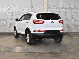 2014 Kia Sportage III Рестайлинг, белый, 1099000 рублей, вид 4