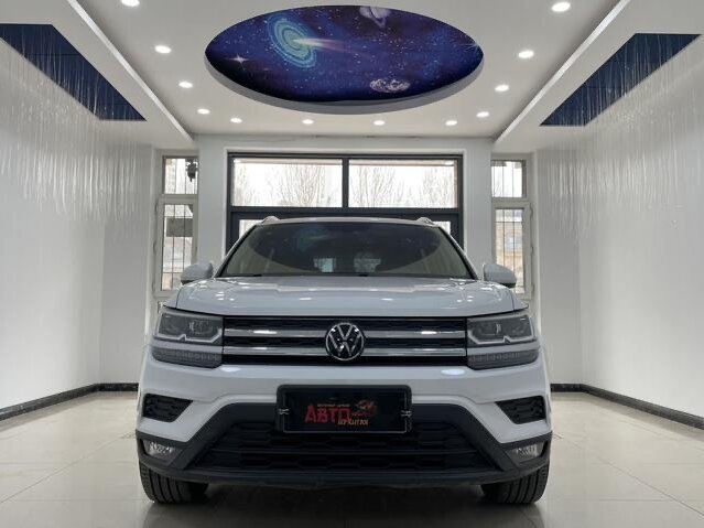 Volkswagen Tharu I