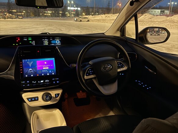 2017 Toyota Prius IV (XW50), белый, 1700000 рублей - вид 8