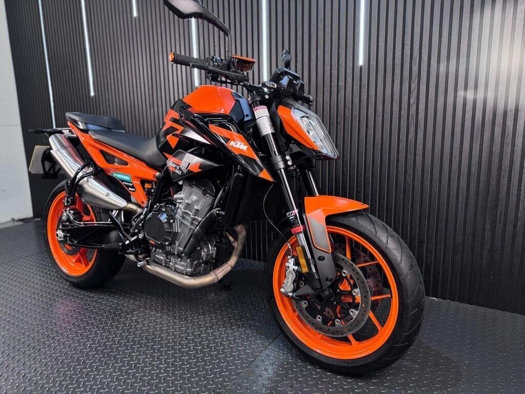 KTM 890 Duke GP