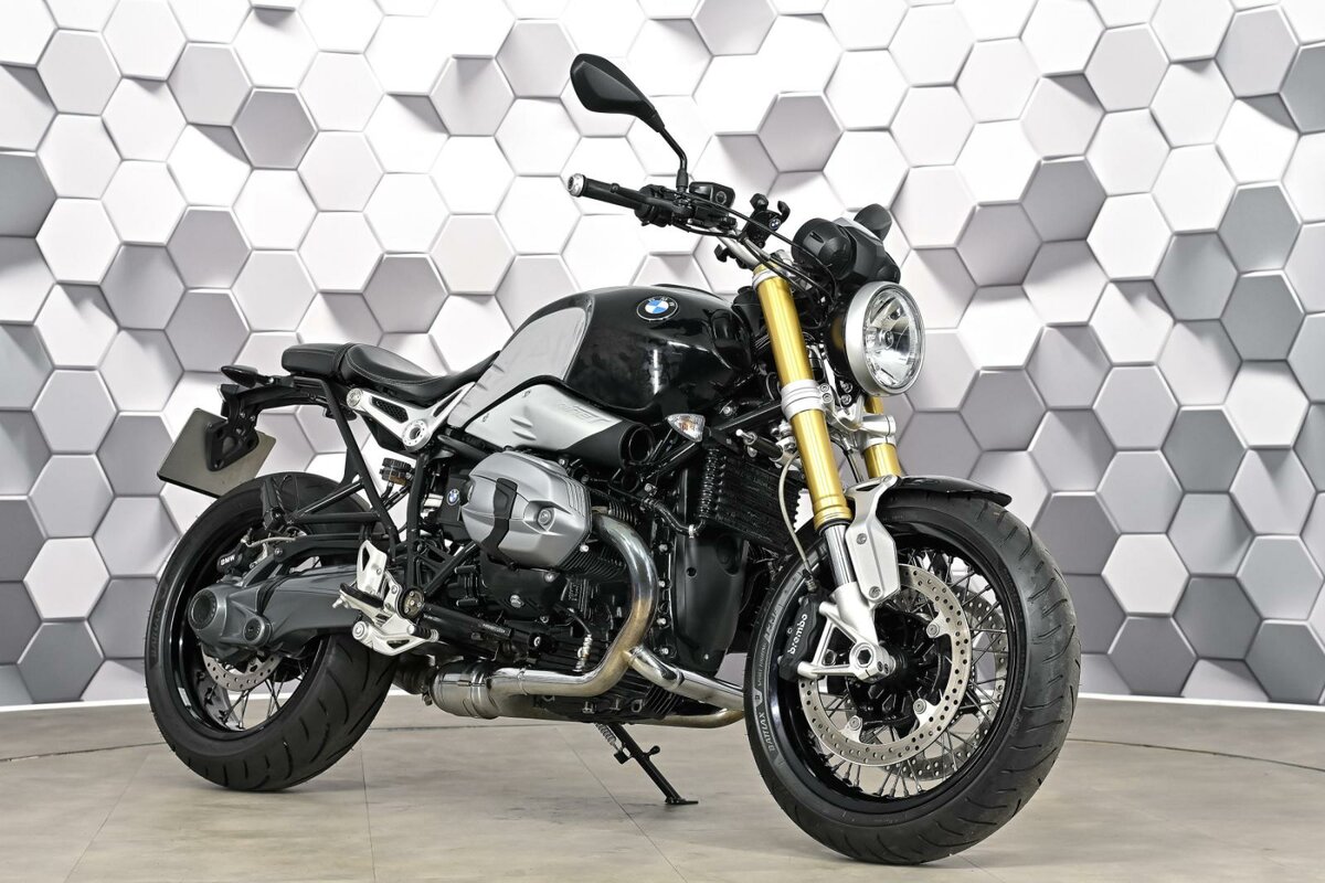 BMW R Nine T