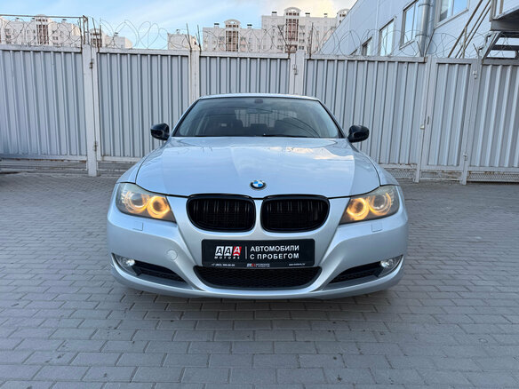 2011 BMW 3 серии 318i V (E90/E91/E92/E93) Рестайлинг, серебристый, 1045000 рублей - вид 1