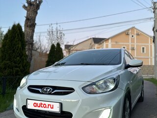 2011 Hyundai Solaris I, белый, 680000 рублей, вид 1
