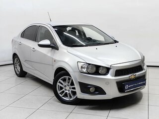 2014 Chevrolet Aveo II, серебристый, 679000 рублей, вид 1