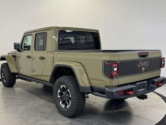 2026 Jeep Gladiator II (JT) Рестайлинг, зелёный, 7420000 рублей - вид 3