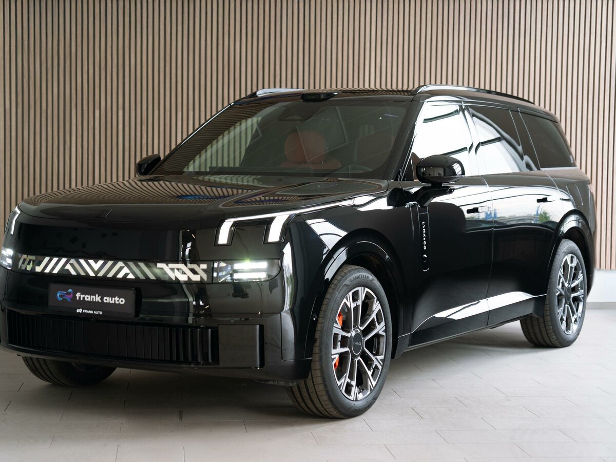 Lynk & Co 900
