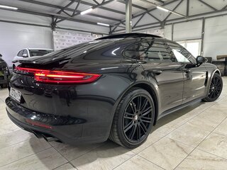 2017 Porsche Panamera 4S II, чёрный, 6250000 рублей, вид 4