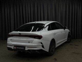2021 Kia K5 III, белый, 1599999 рублей, вид 4