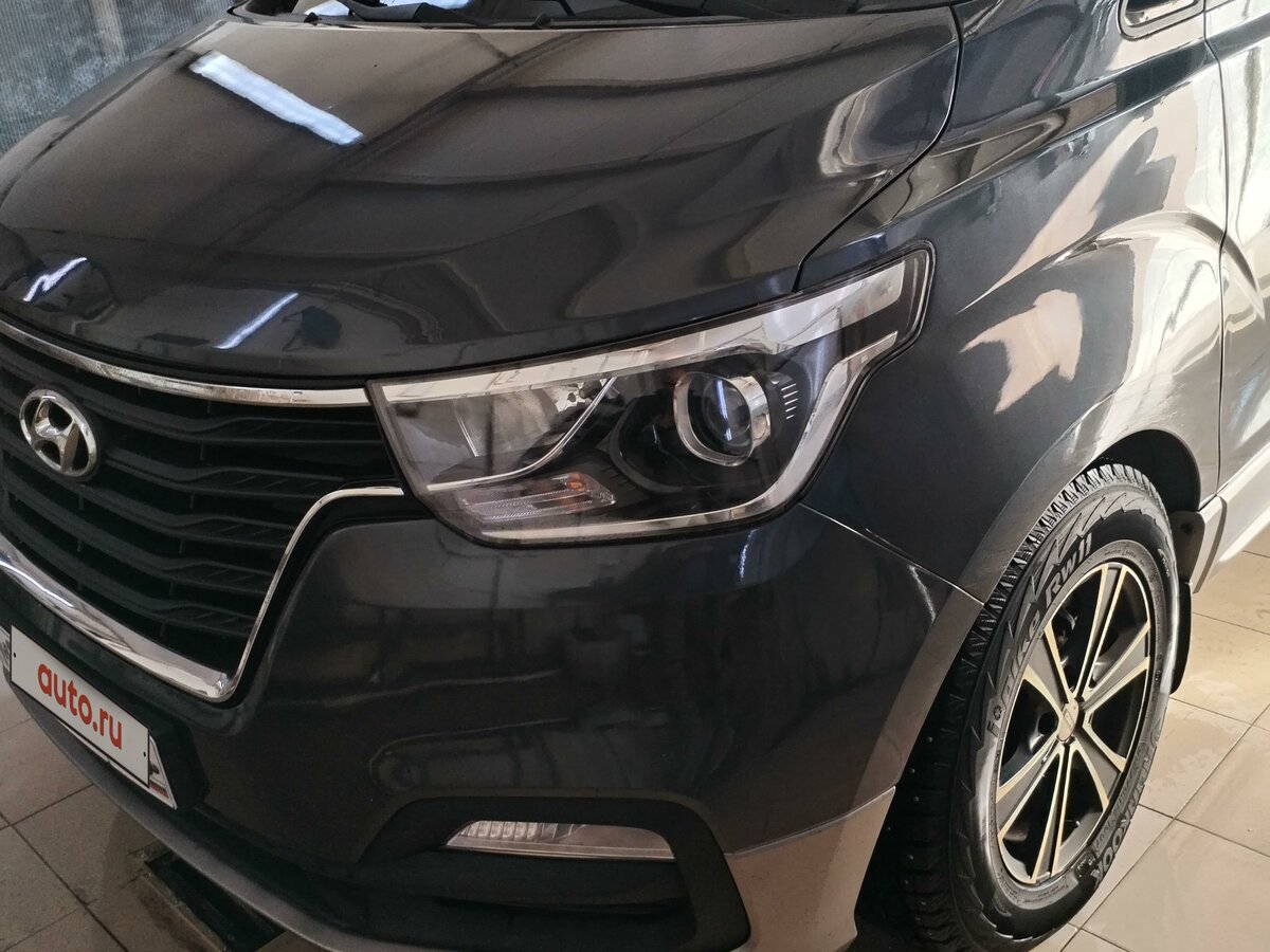 Купить б/у Hyundai H-1 II Рестайлинг 2 2.5d AT (175 л.с.) дизель ...