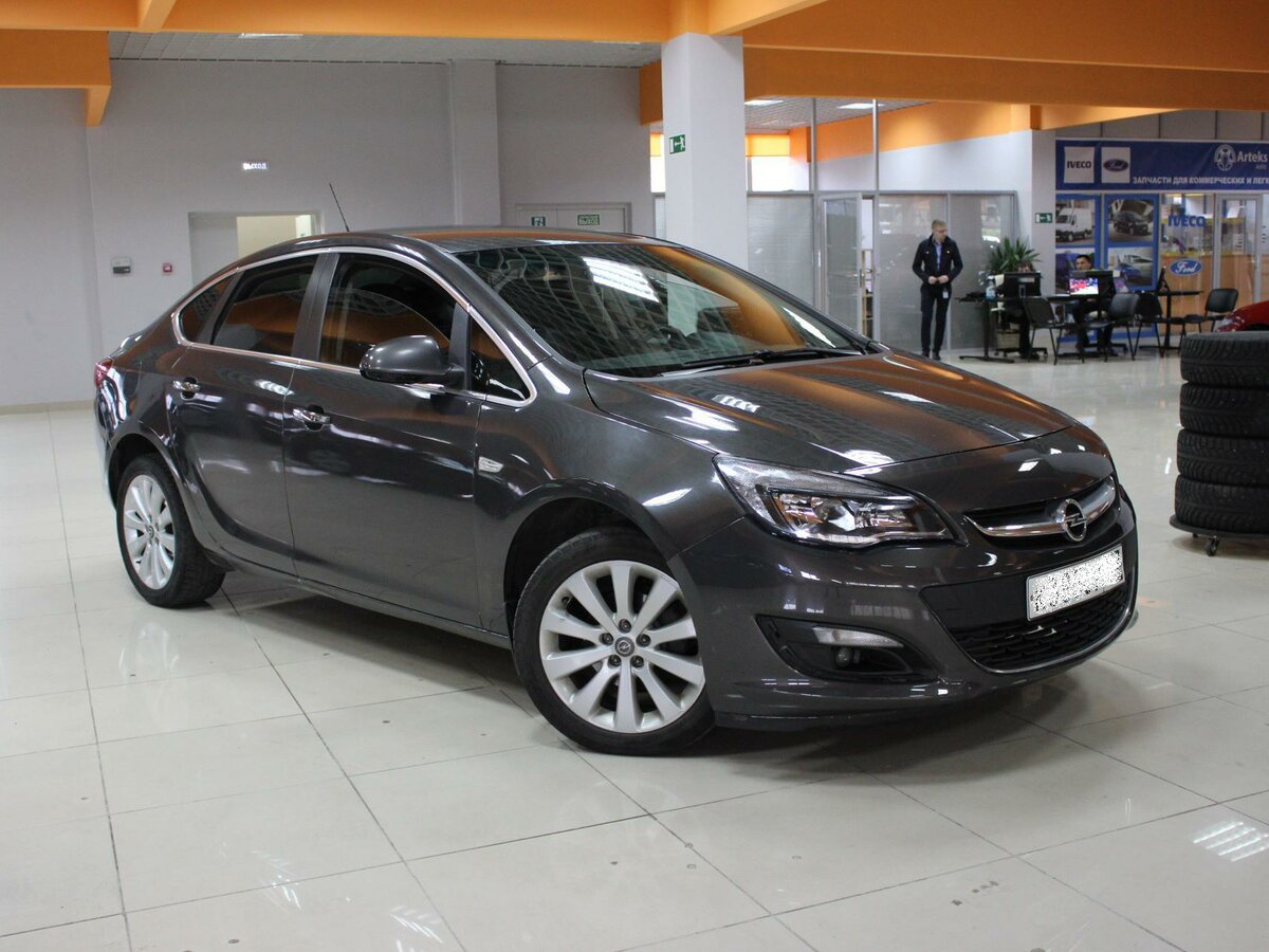 Opel Astra j 2015 седан