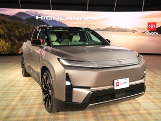 2026 Toyota Highlander 95.8 kWh V, серебристый, 9198000 рублей, вид 1