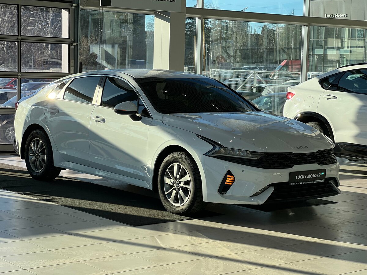 Kia K5 III