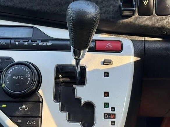 2017 Toyota ISis I Рестайлинг, чёрный, 1090333 рублей - вид 26