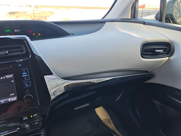 2019 Toyota Prius PHV ZVW52 Prime IV (XW50), серый, 2130000 рублей - вид 13