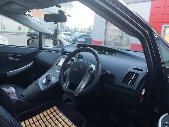 2015 Toyota Prius III Рестайлинг (XW30), чёрный, 1100000 рублей - вид 3
