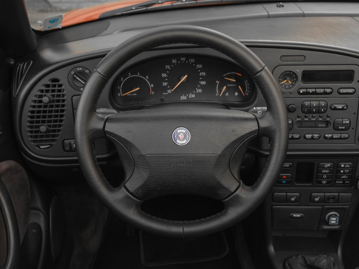 SAAB 900 - фото 9