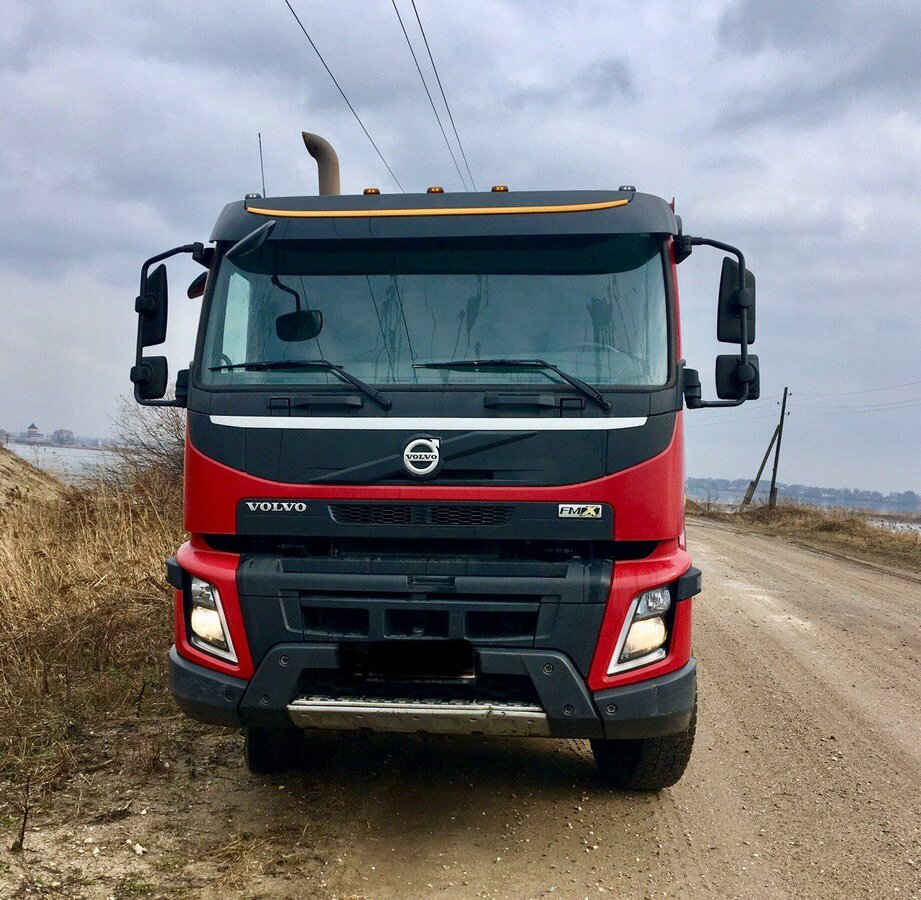 File:Volvo FMX 10x4 dump truck 2014. Spielvogel 2.JPG - Wikimedia