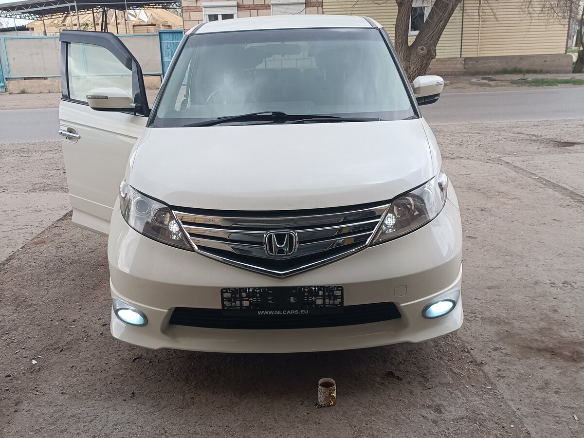 Купить б/у Honda Elysion I Рестайлинг 2.4 AT (160 л.с.) бензин автомат ...