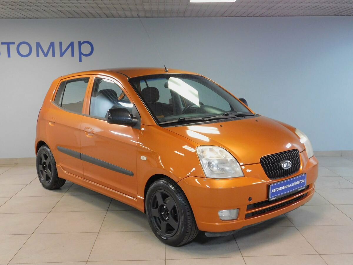 Kia Picanto оранжевая