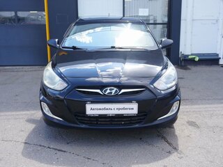 2013 Hyundai Solaris I, чёрный, 695000 рублей, вид 2