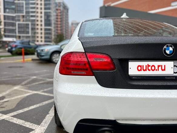 2011 BMW 3 серии 335xi V (E90/E91/E92/E93) Рестайлинг, белый, 2350000 рублей - вид 4