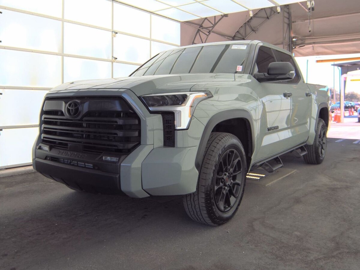 Toyota Tundra Crew Max CrewMax III