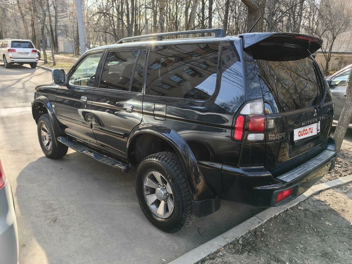 Рамный внедорожник Митсубиси Паджеро