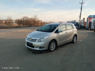 2011 Toyota Verso I, серебристый, 1150000 рублей, вид 1