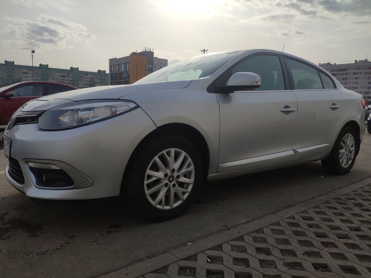 Купить б/у Renault Fluence I Рестайлинг 2.0 CVT (138 л.с.) бензин ...