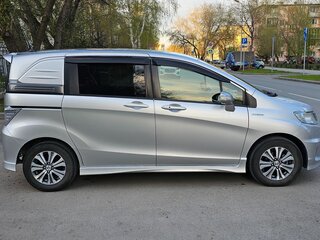 2012 Honda Freed Spike I Рестайлинг, серебристый, 1350000 рублей, вид 1