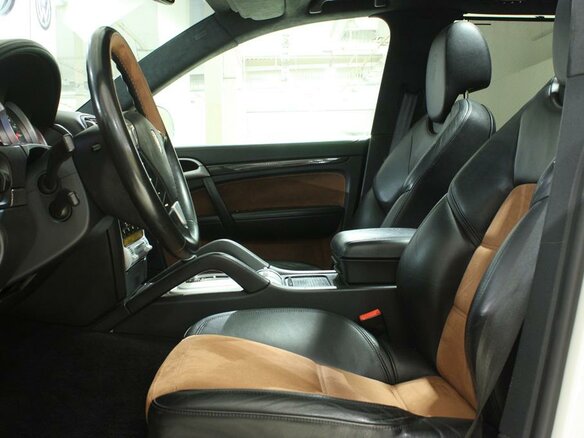 2009 Porsche Cayenne Turbo S I Рестайлинг (957), белый - вид 3