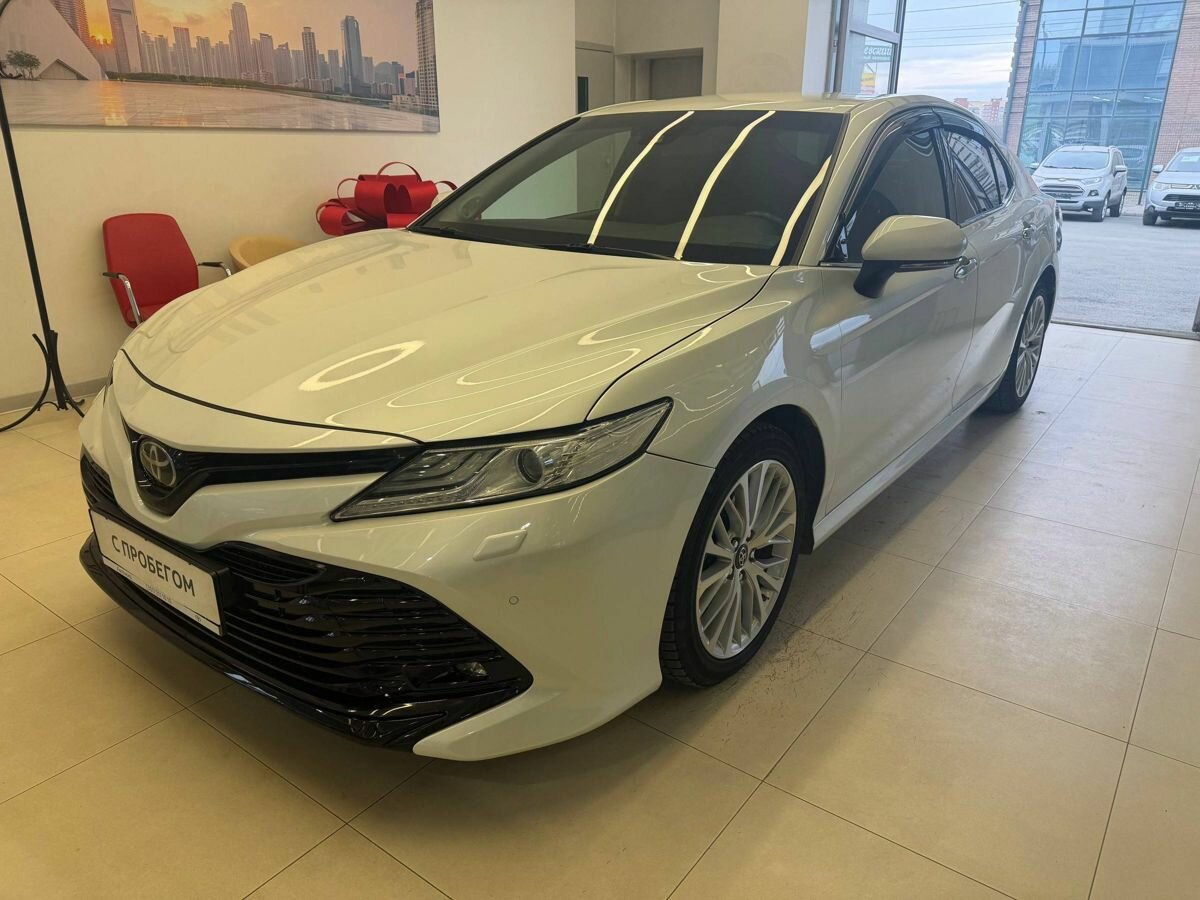 Toyota Camry VIII (XV70)