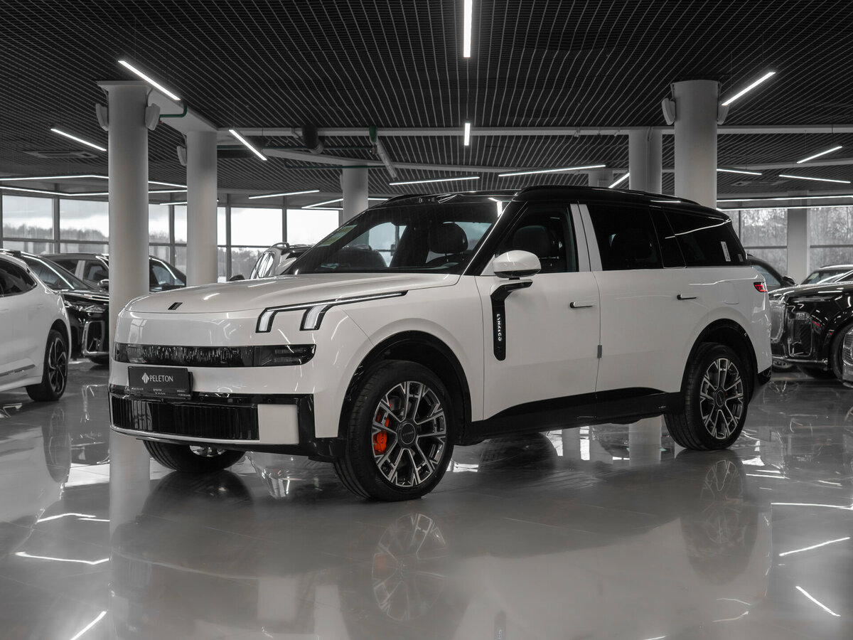 Lynk & Co 900