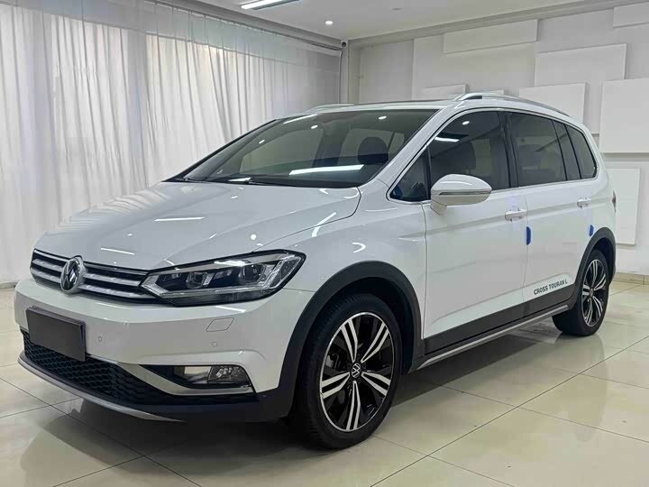 Volkswagen Touran Cross L II