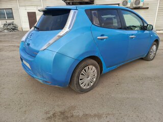 2011 Nissan Leaf I (ZE0/AZE0), голубой, 270000 рублей, вид 3