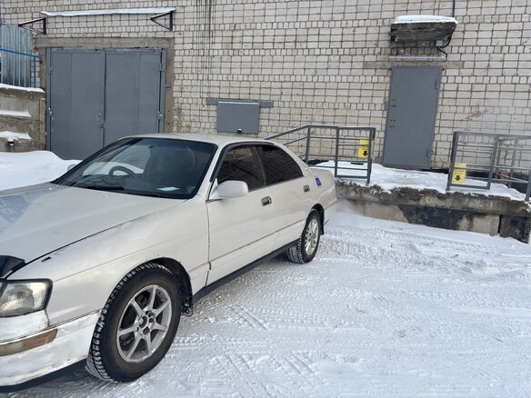 1995 Toyota Crown IX (S140), серый, 360000 рублей - вид 1