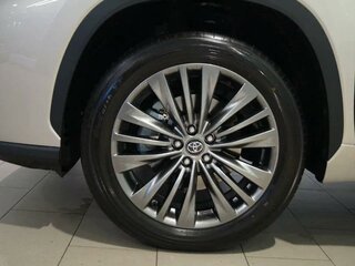 2025 Toyota Highlander IV (XU70), бежевый, 5600000 рублей, вид 4