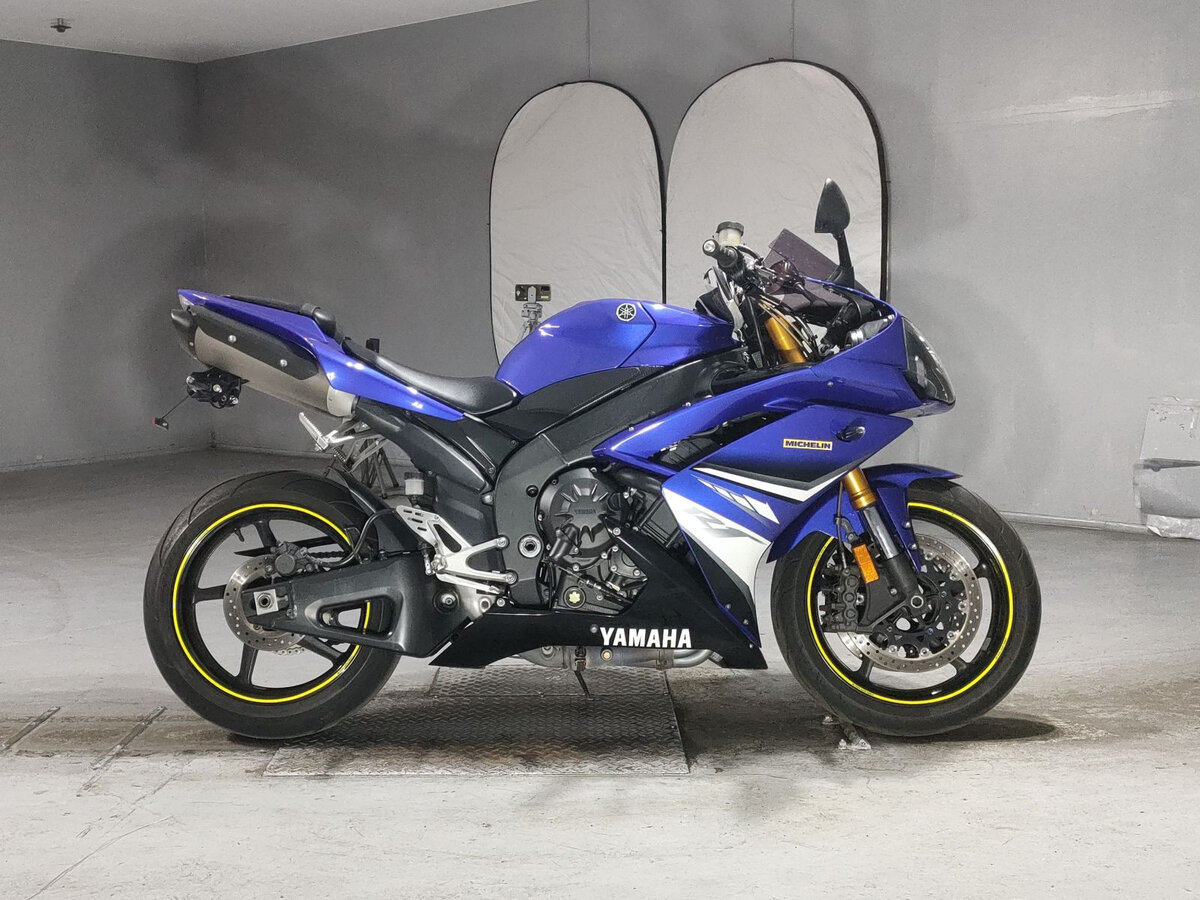 Yamaha YZF-R1