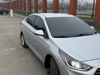 2018 Hyundai Solaris II, серебристый, 1400000 рублей, вид 5