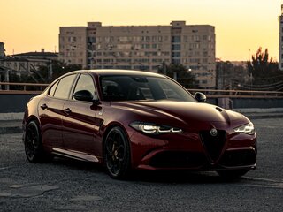 2021 Alfa Romeo Giulia Quadrifoglio II (952) Рестайлинг, красный, 9000000 рублей, вид 1