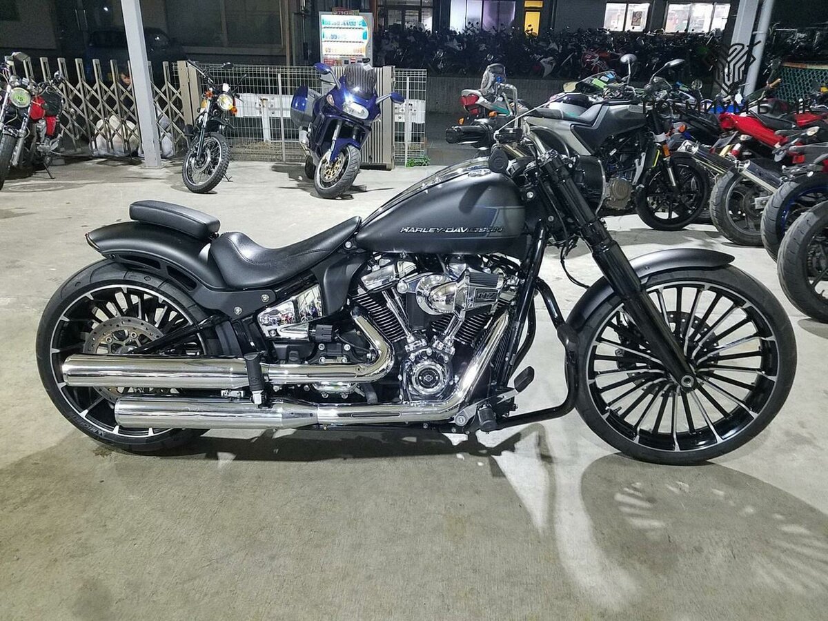 Harley-Davidson Breakout