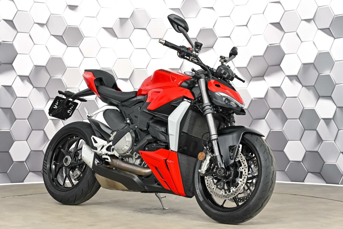 Ducati Streetfighter V2
