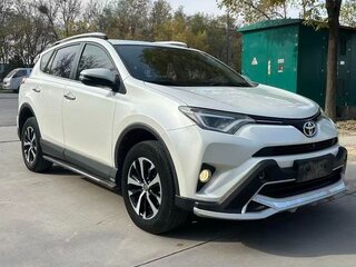 2018 Toyota RAV4 IV (XA40) Рестайлинг, белый, 1864000 рублей, вид 1