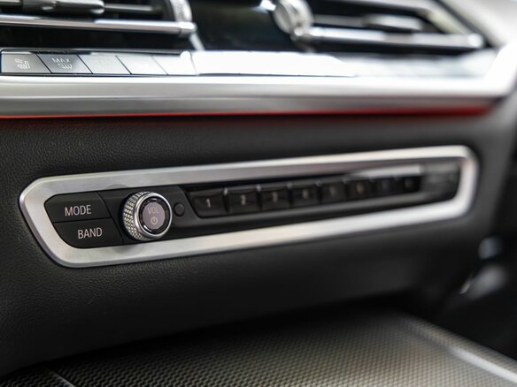 2020 BMW X5 30d IV (G05/G18), серый, 7158000 рублей - вид 34