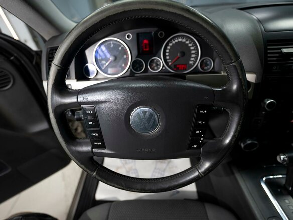 2008 Volkswagen Touareg I Рестайлинг, бежевый, 999000 рублей - вид 11