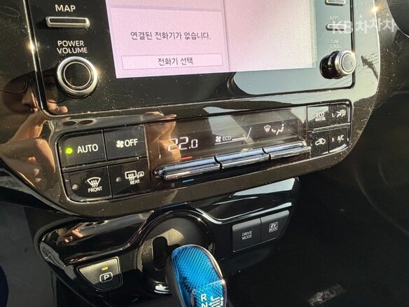 2022 Toyota Prius IV Рестайлинг (XW50), белый, 1851099 рублей - вид 23